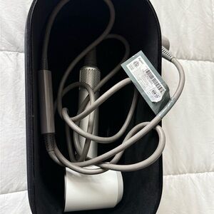 Dyson Supersonic HD07 Hair dryer - White | With Case & Safety Plug | Gently Used